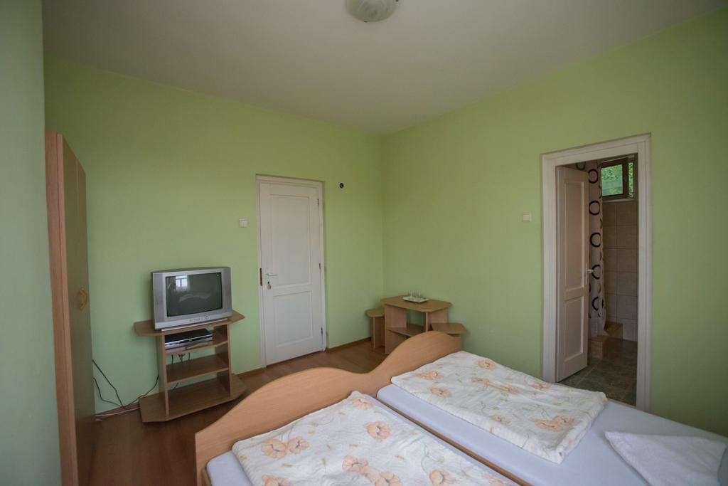 Beluci Panzio Hotell Odorheiu Secuiesc Eksteriør bilde